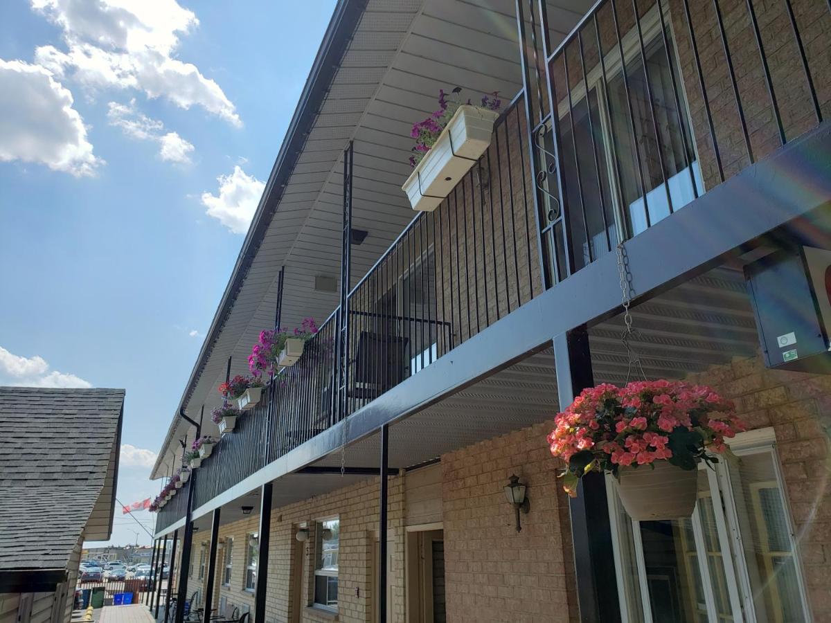 Georgian Inn Motel - B&B