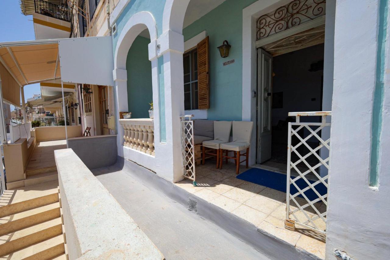 Traditional Maltese Townhouse with Backyard Garden and Seafront Location - B&B
