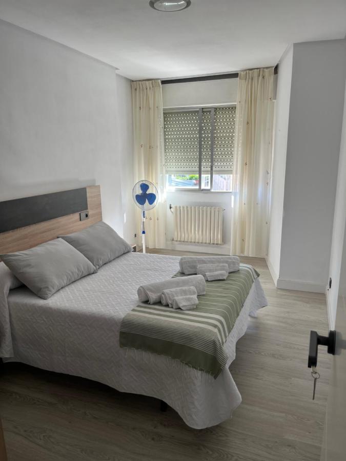 Universidad Piso Artur II - B&B Ourense