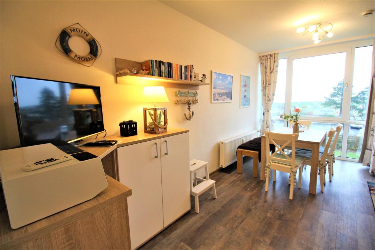 One-Bedroom Apartment with Balcony