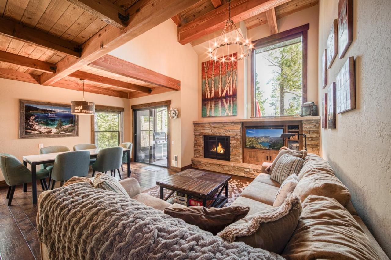North Shore Lakeside Condo 15 by Tahoe Getaways - Walk to Beach with HOA - B&B Tahoe City