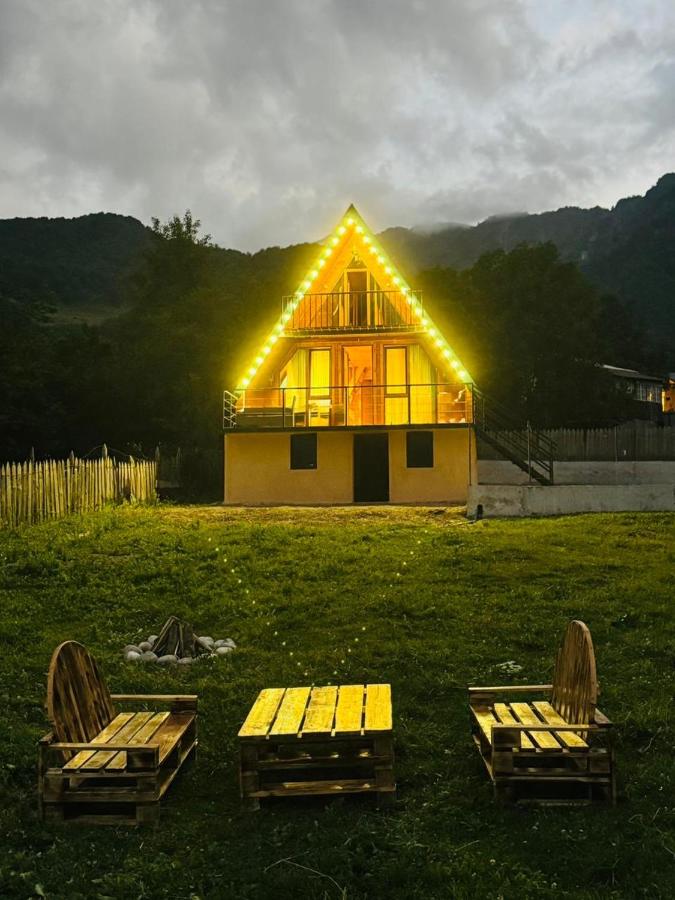 Mountain Shadow Cottage in Racha - Bed and Breakfast Ghebi