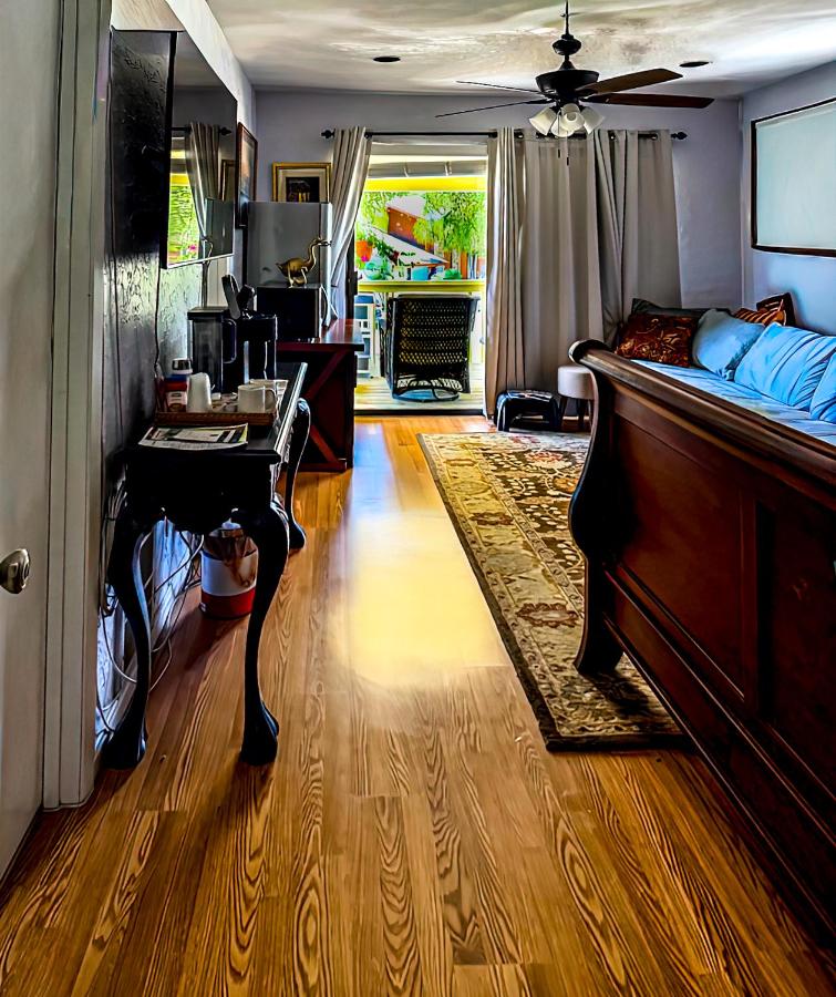 Deluxe Studio met Queensize Bed 