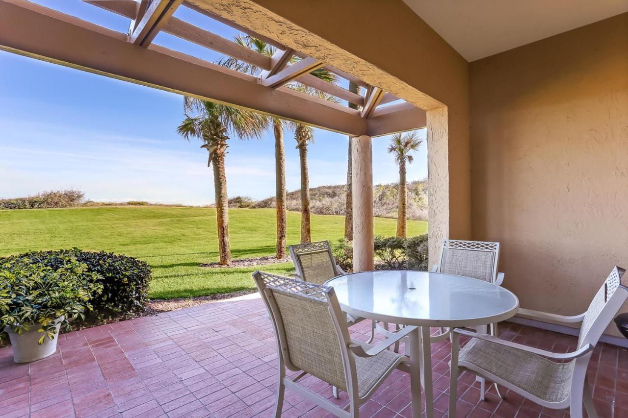 Dog-friendly condo steps to beach wth pool, AC & elevator - B&B Fernandina Beach