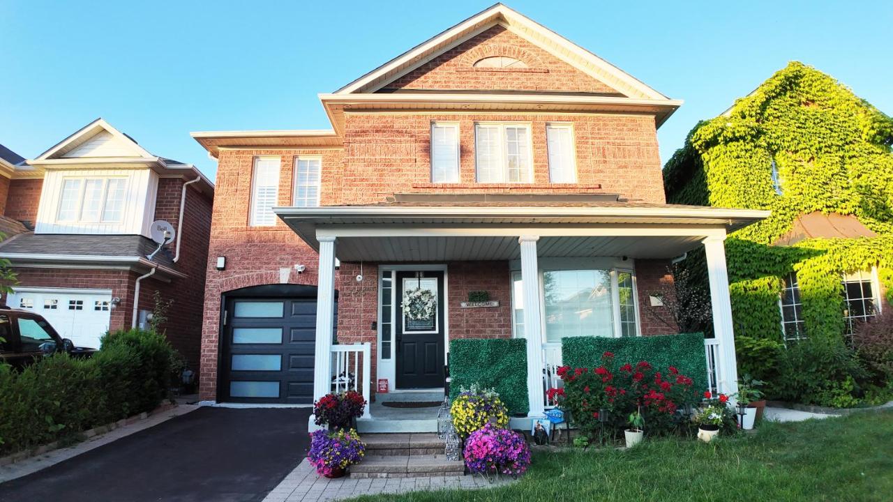 2 Bedroom Walkout Basement Ajax - Chambres d’hôtes Ajax