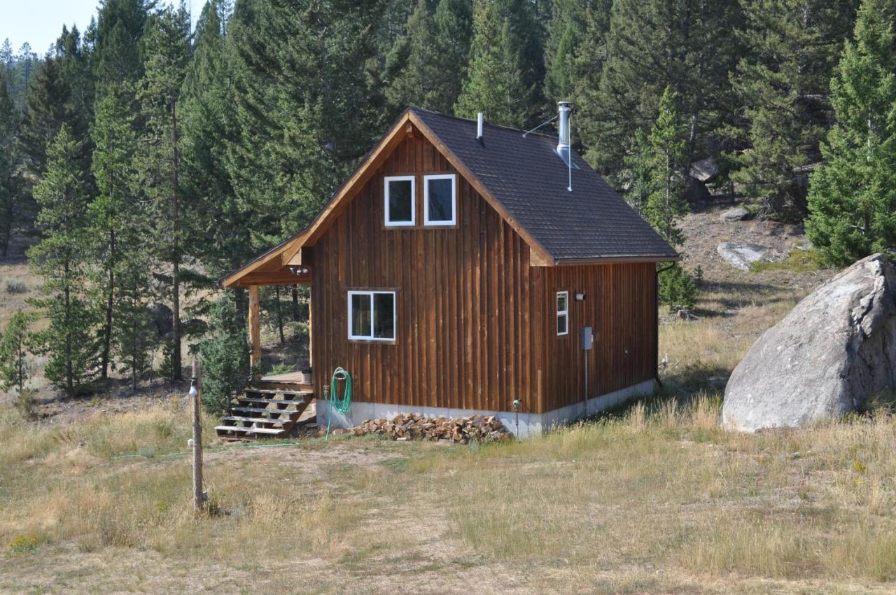 Cabin (6 Adults)