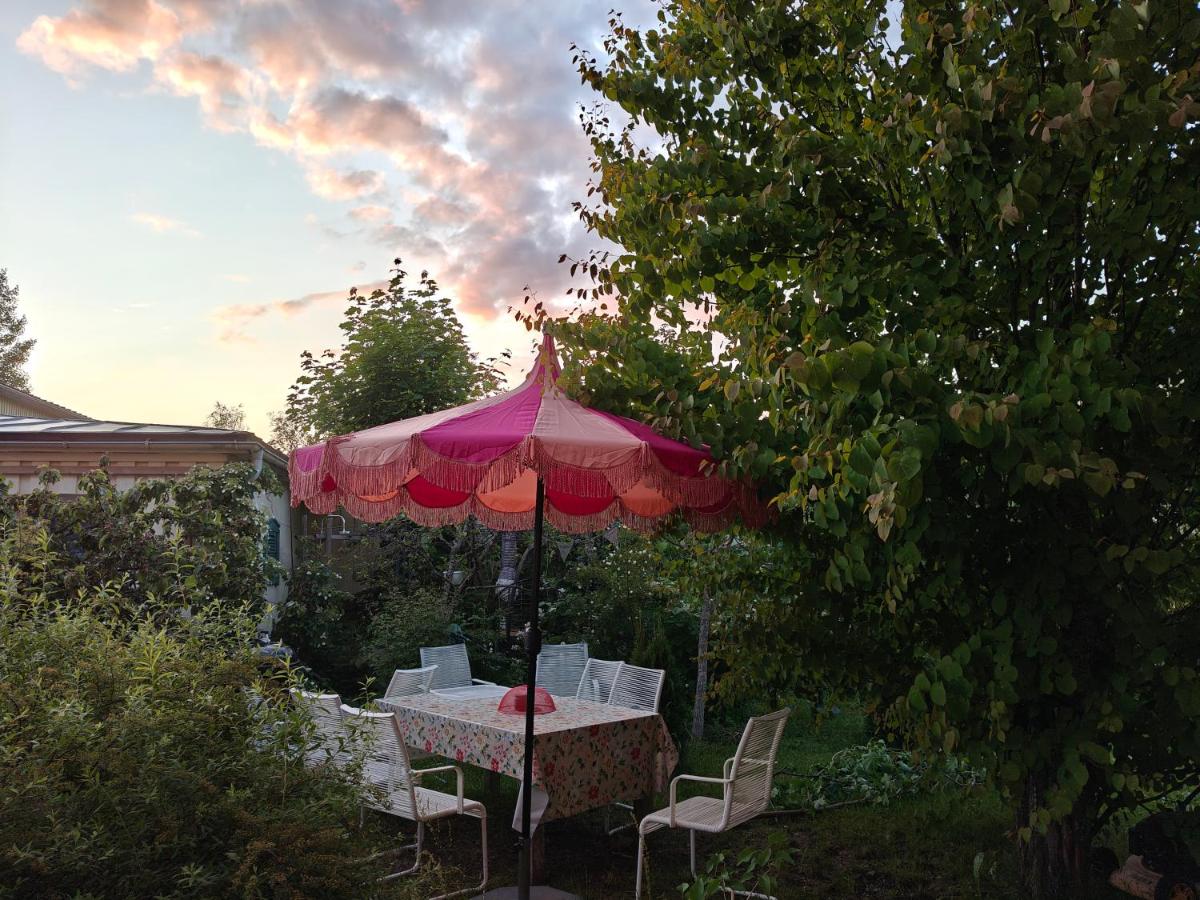 Central 2-rumslägenhet nära Centralstationen - B&B Umeå