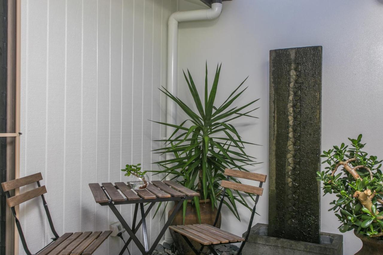 Two Bedroom Apartment with Courtyard