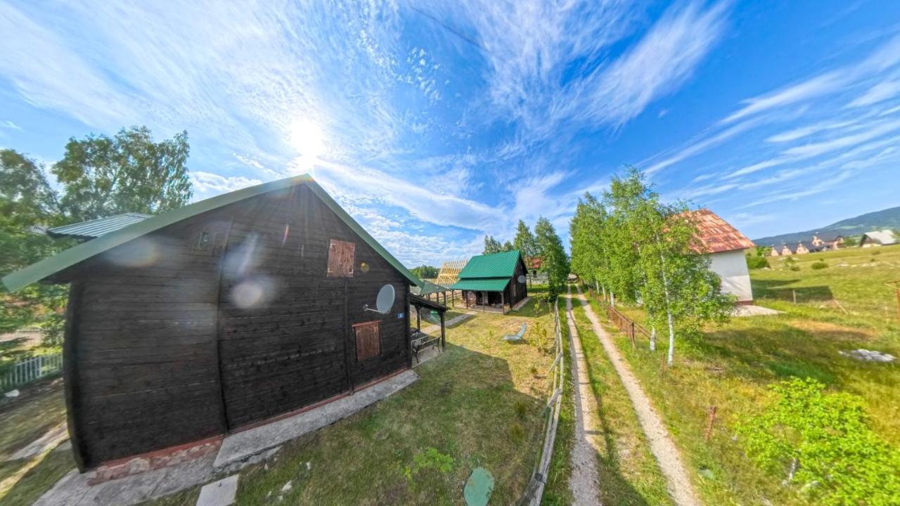Spacious Wooden House Zabljak Retreat - Chambres d’hôtes Žabljak