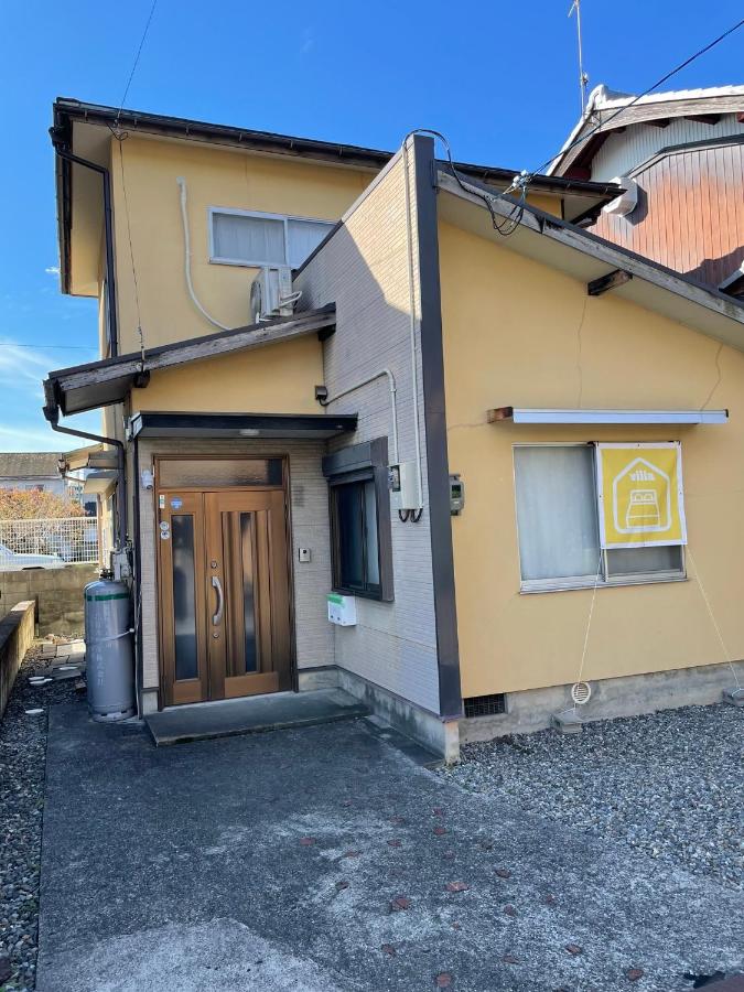 Minpaku SAKURA 民泊 戸建貸切 彦根城まで車10分 無料駐車場 普通2台小型1台 - B&B Hikone