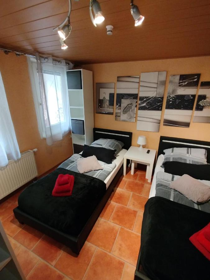 Apartment mit Balkon
