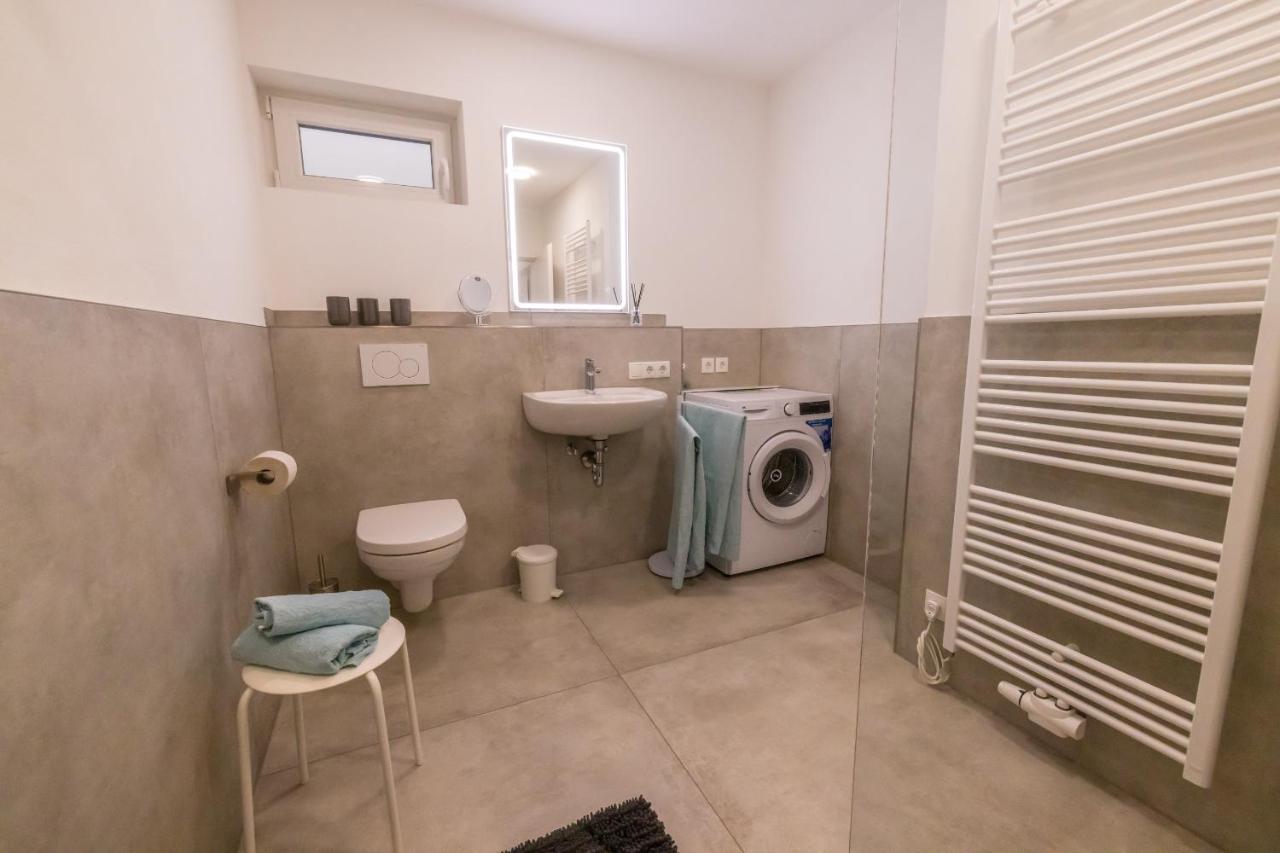 Two-Bedroom Apartment with Shower 