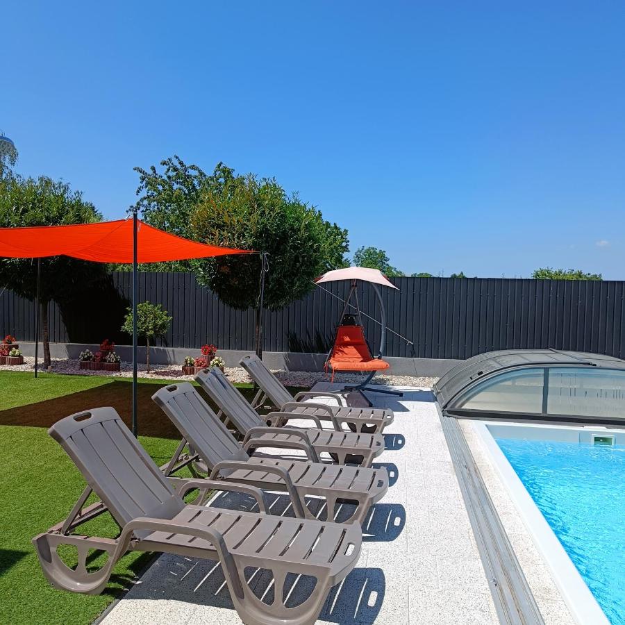 Zöld Apartmanház - Ferienwohnung Balatonboglár