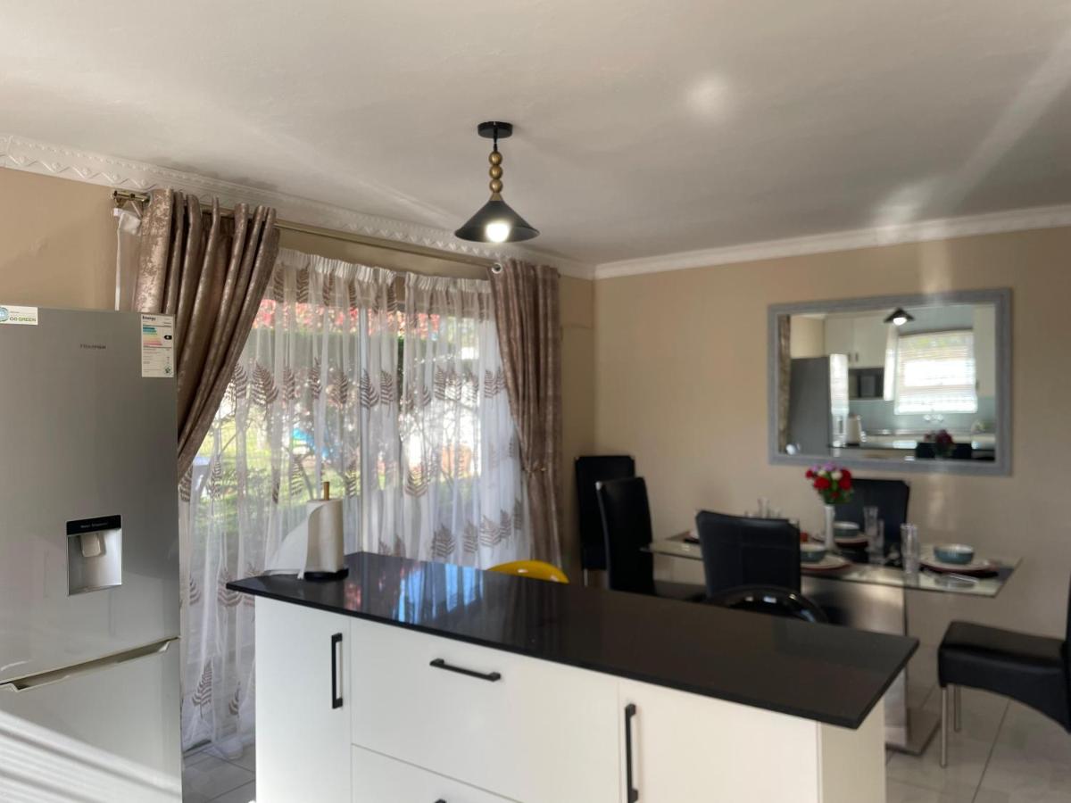 DIKZO Guest House - B&B