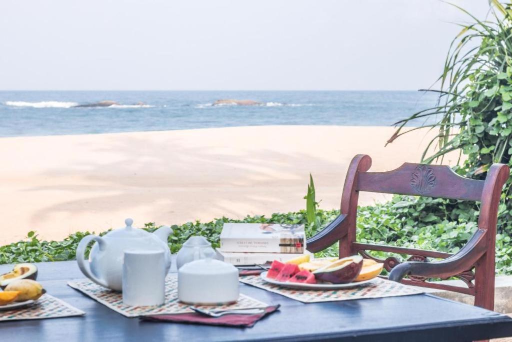 White parrot beach villa - Ferienwohnung Ambalangoda