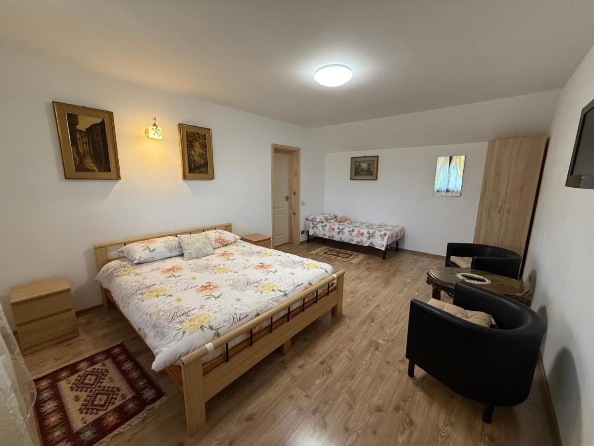 Chambre Triple avec Salle de Bains Privative