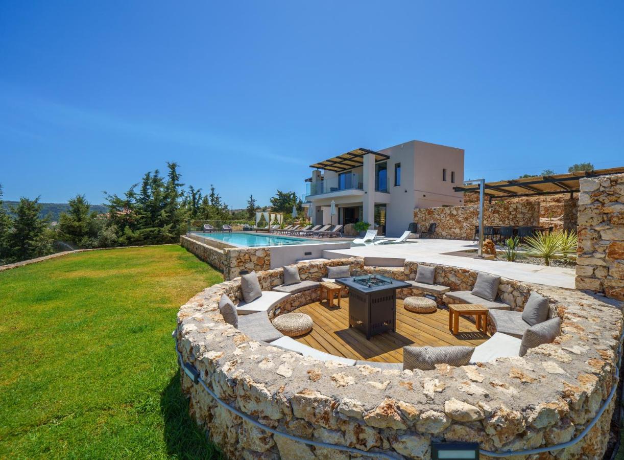In Vivo Villa - Breathtaking View -90sqm Heated Infinity Pool - B&B