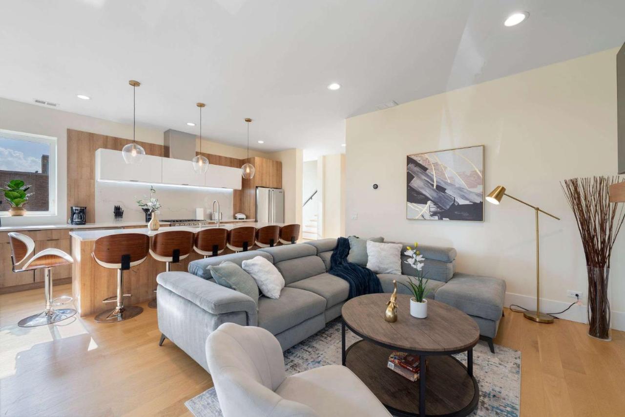 New 3Bed 3Bath Condo with Parking by United Center - B&B Chicago