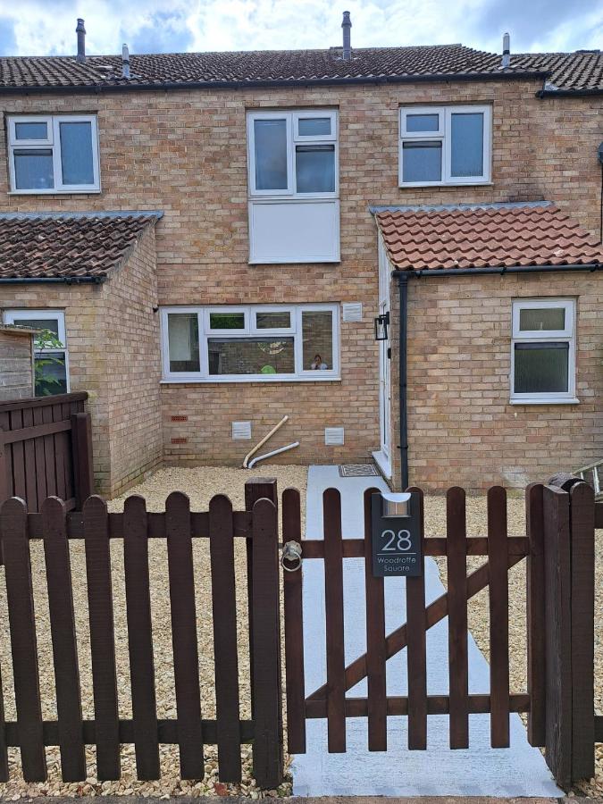 3 Bed House Sleeps 6 In Calne - B&B