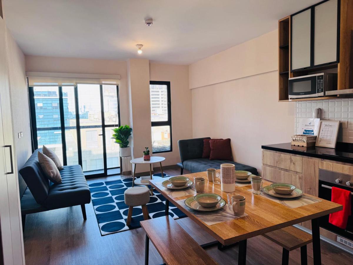 Monterrico Polo Aparts 19 - Dpto de Estreno con Balcon frente Embajada USA - Chambres d’hôtes Lima