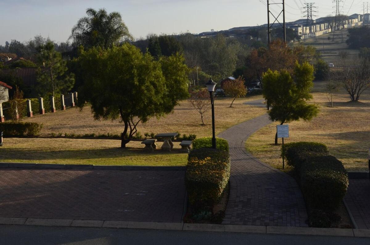 Peaceful Nest Randburg Fourways Sandton - B&B