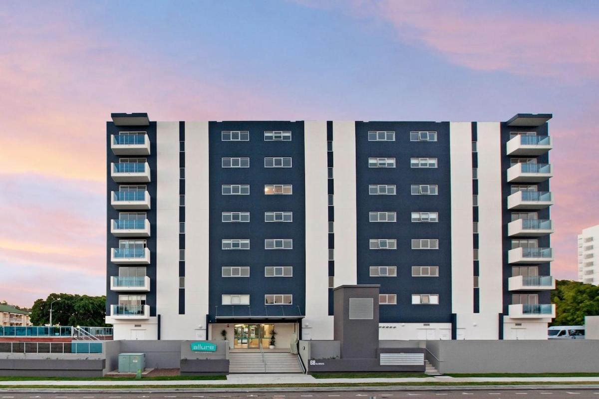 Allure Waterfront Hotel and Apartments - B&B