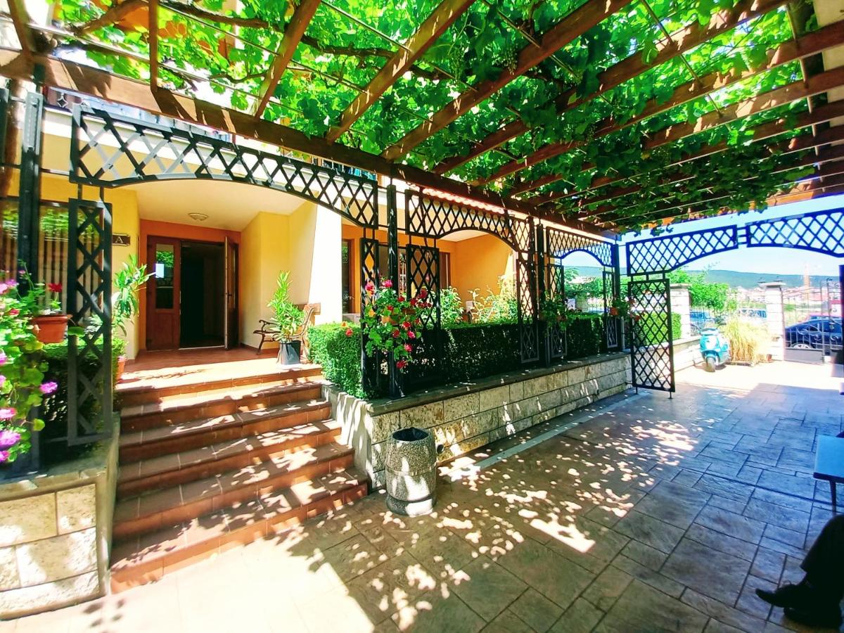 Marina Ville Private Studio - B&B Sveti Vlas