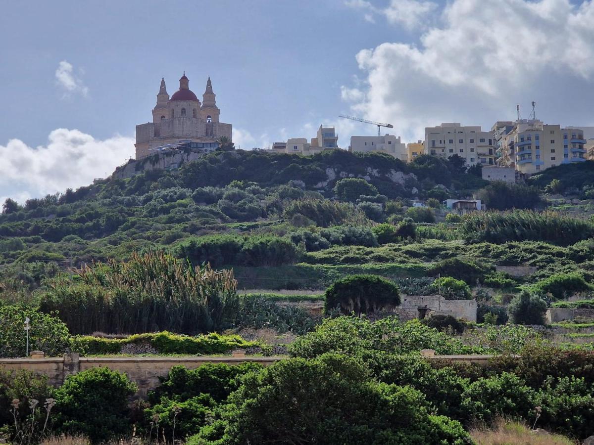 Charming Seaside Apartment - Bed and Breakfast Mellieħa
