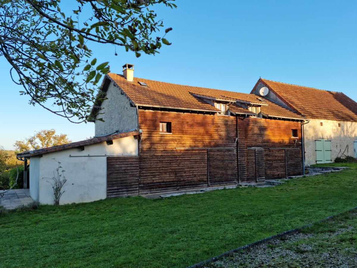 Spacious house in rural Quercy - B&B