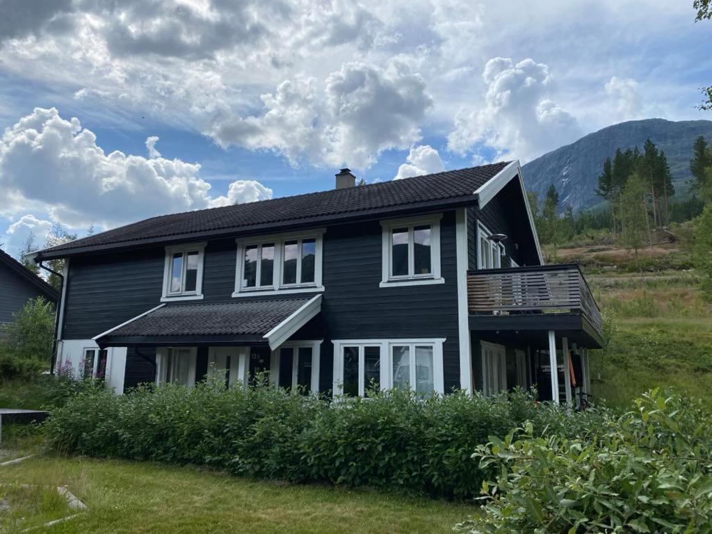 Super sentral, flott og solrik leilighet i sentrum - B&B