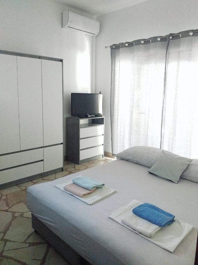 Apartment and rooms Vlado - B&B
