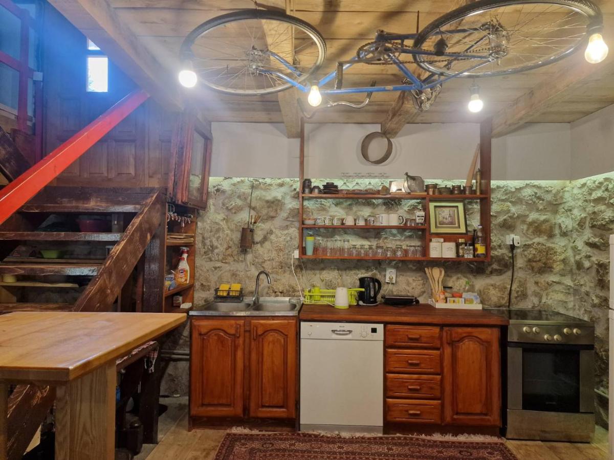Zminica Ethno house Excalibur - B&B