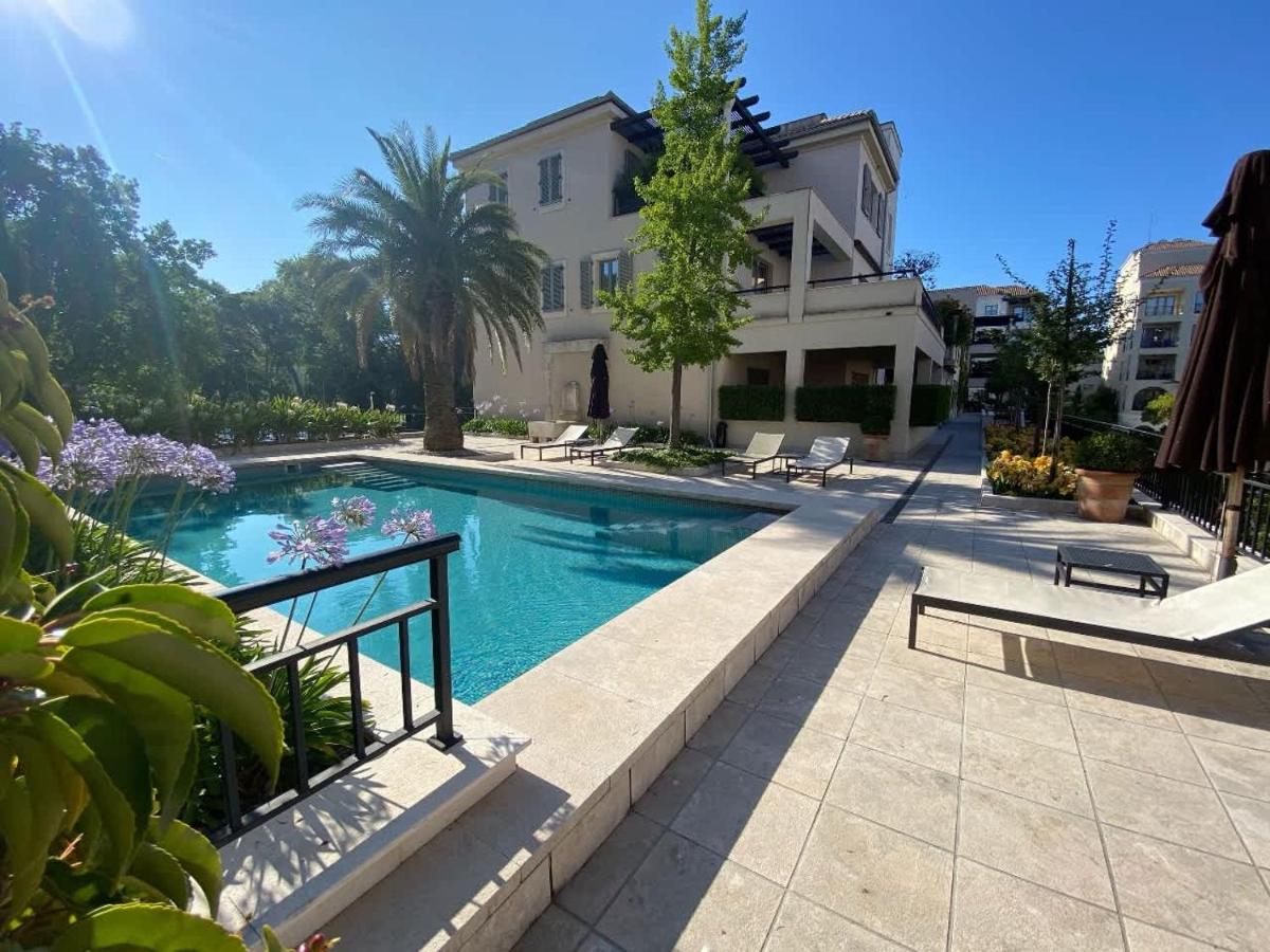 Zeta 108 Porto Montenegro Tivat - B&B