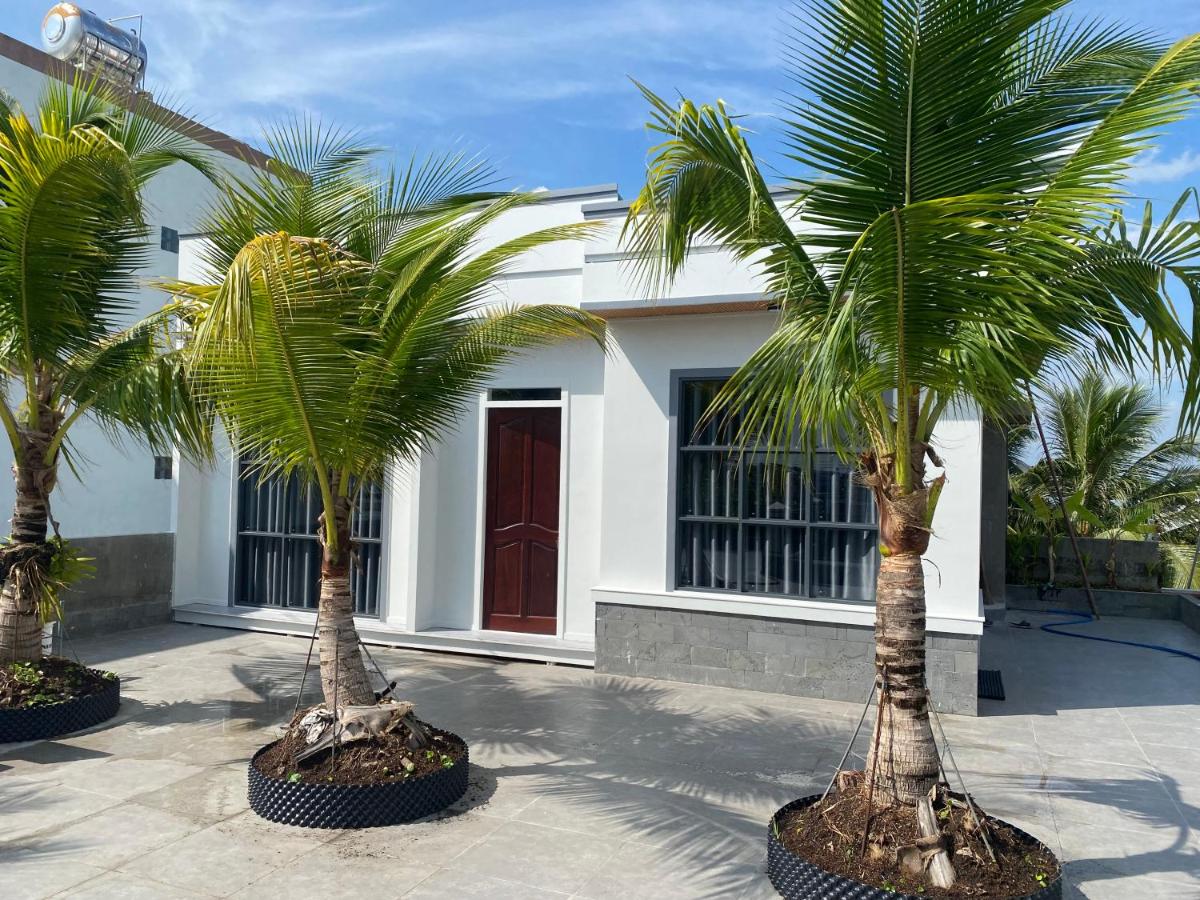 Phòng View sân vườn-hồ bơi - B&B Ấp Phú Khương