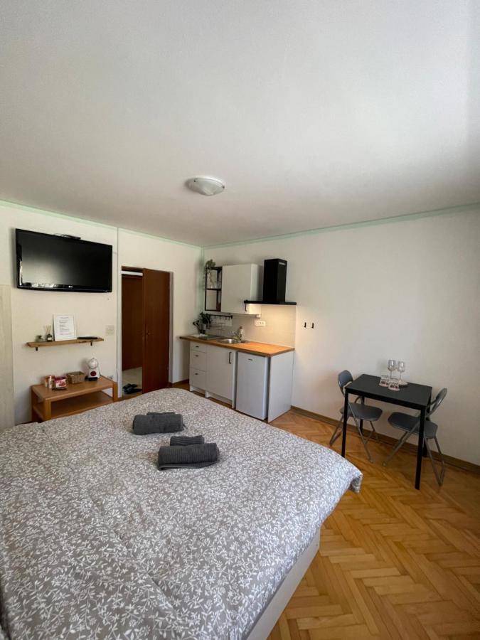 Standard Double Room with Shared Bathroom