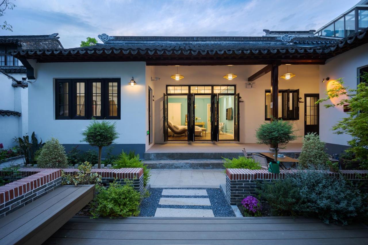 Luxury Riverside House with Garden in Central Suzhou - B&B