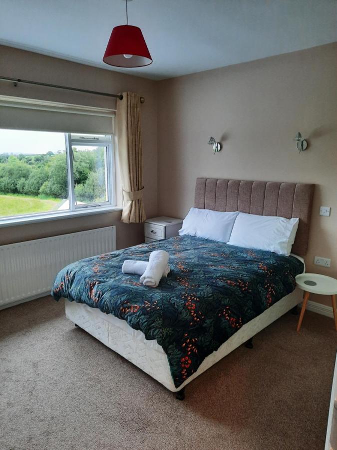 Camera Matrimoniale con Vista Montagna