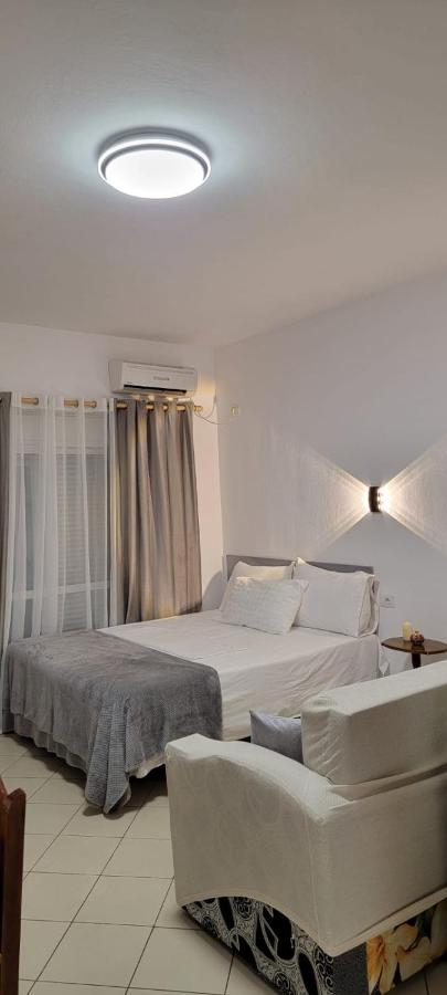 Monolocale con Divano-Letto