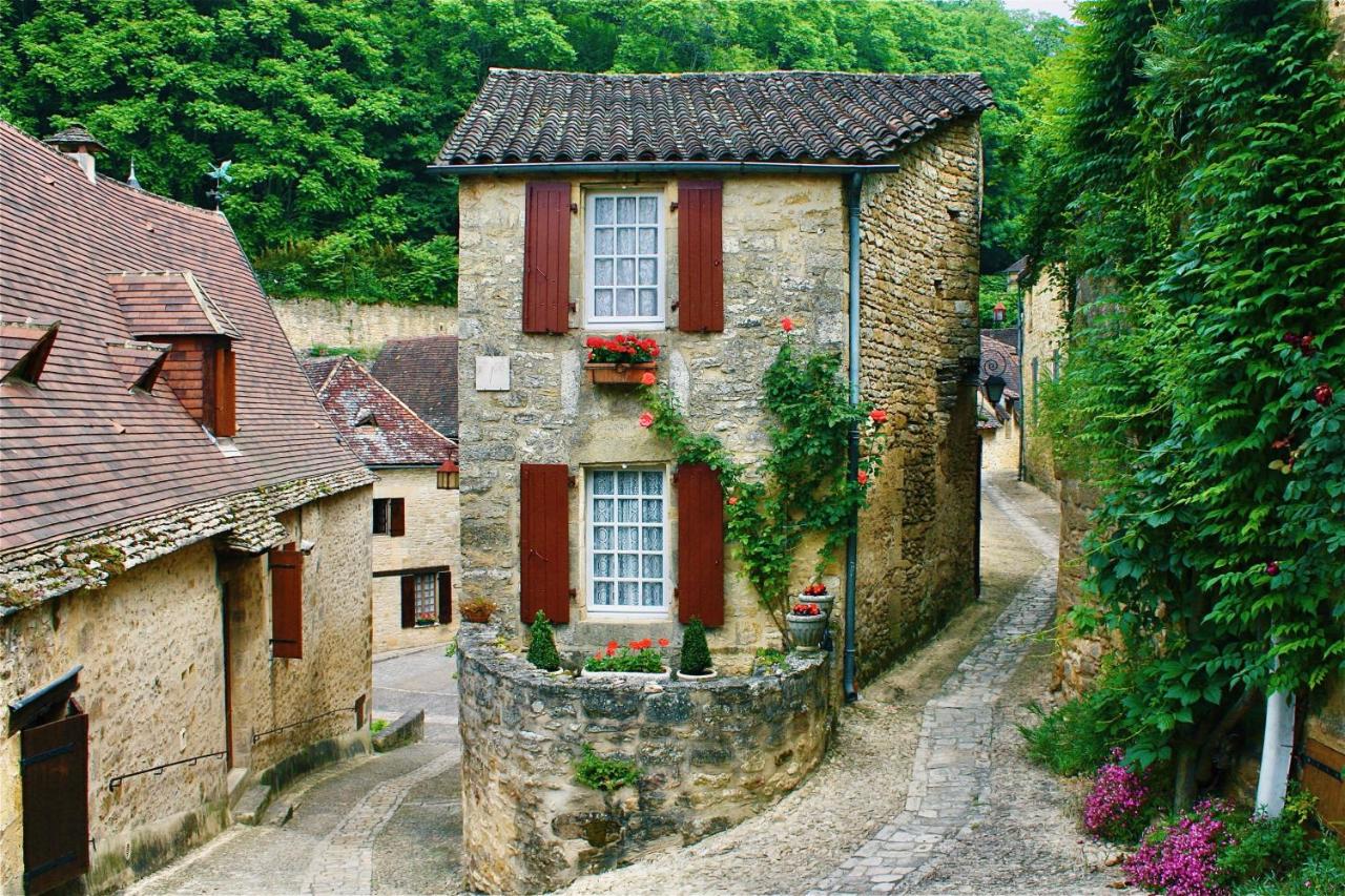 La Petite Maison- Fairytale Stay in Village Center - B&B