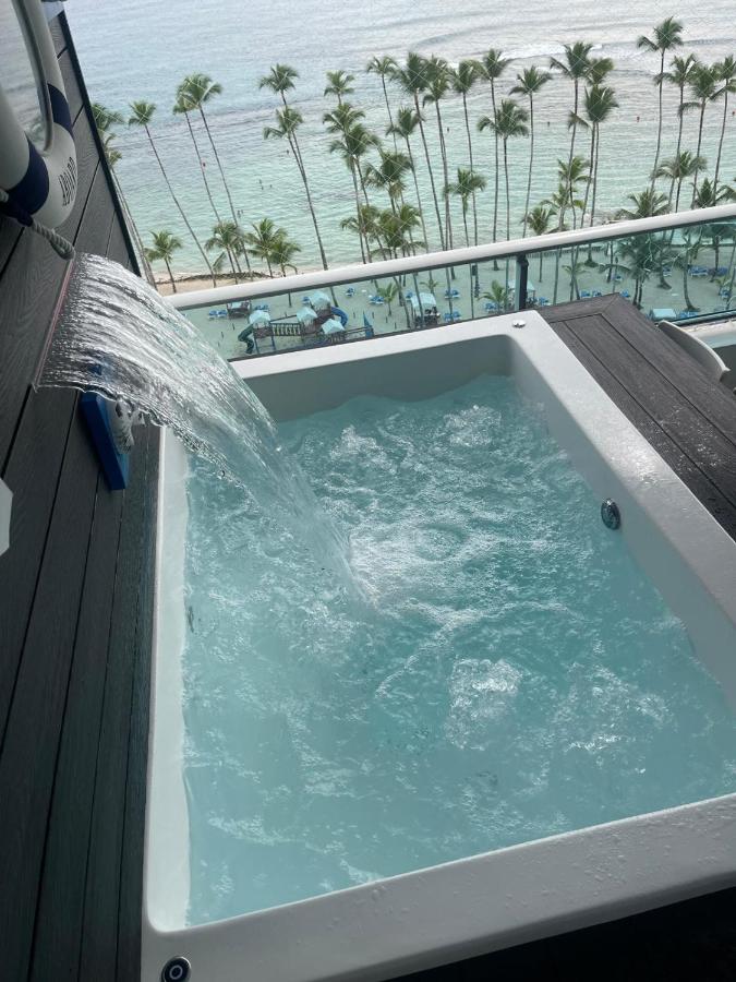 Beachfront Three Bedroom apt with Jacuzzi - Ferienwohnung Juan Pedro