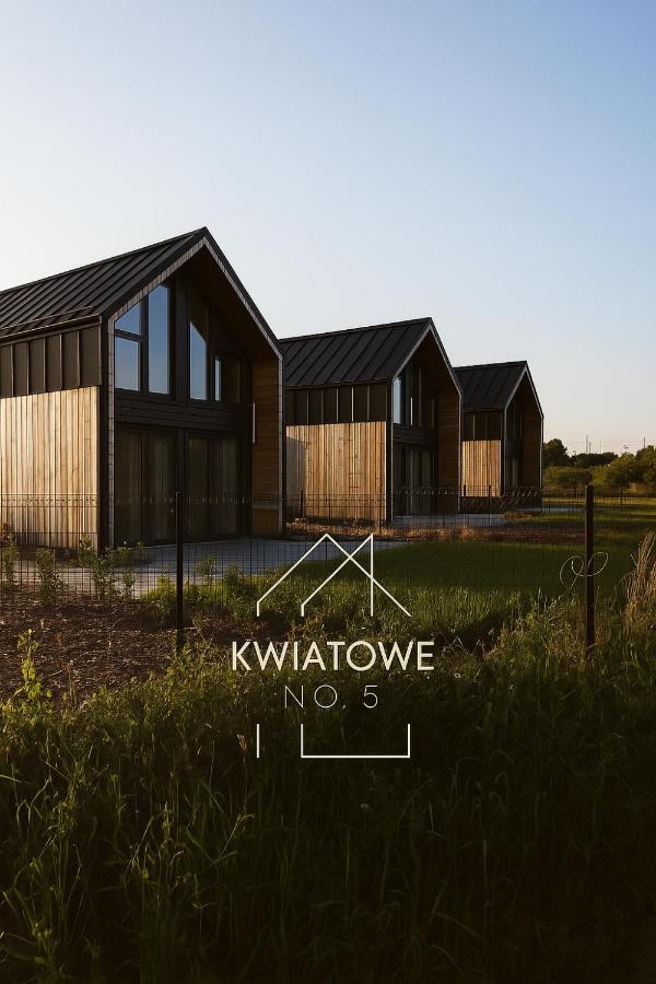 Domki Kwiatowe N05 - Łeba - Nowęcin - B&B