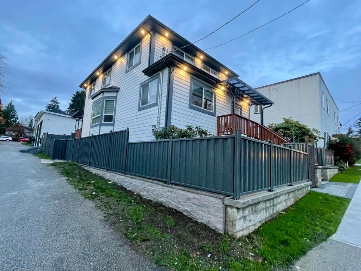 2-Bed 1-Bath Side Suite in New Westminster - B&B