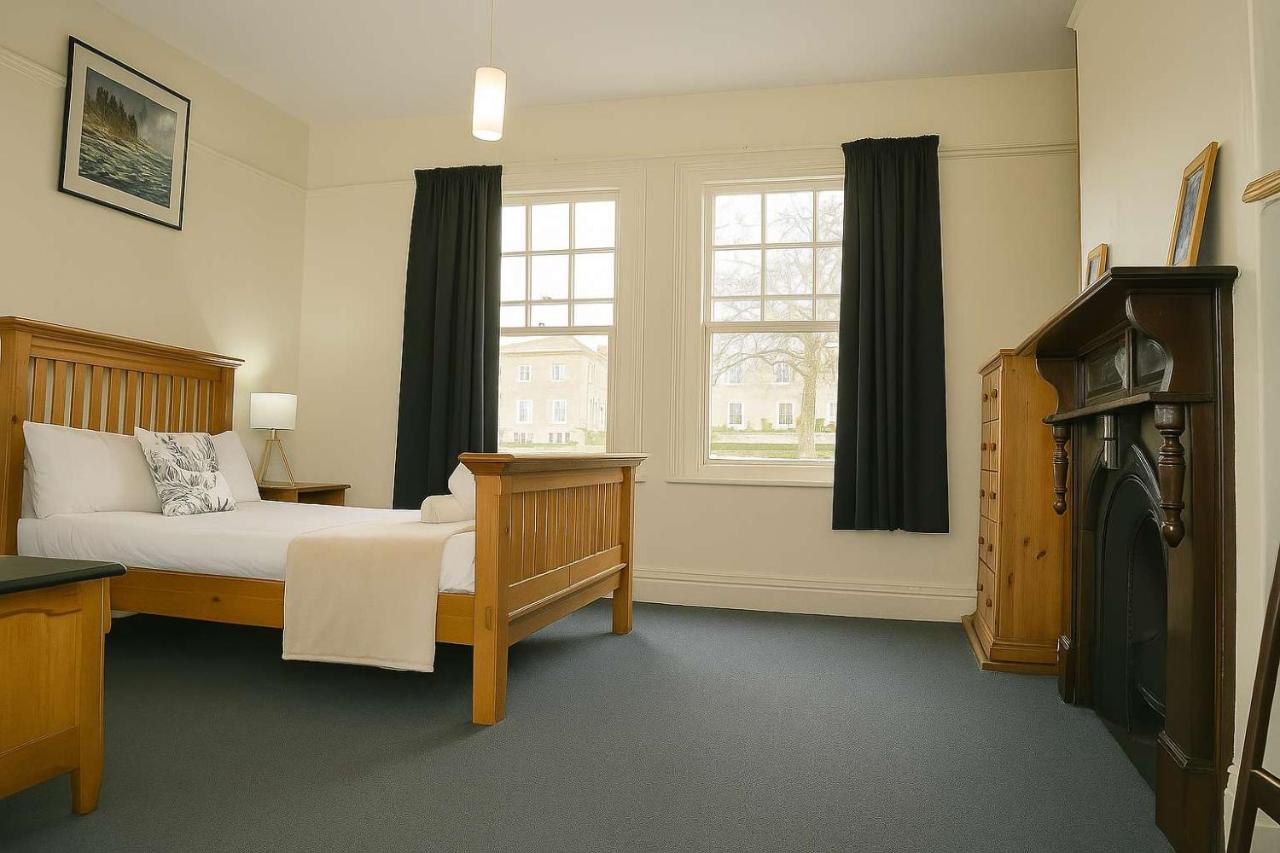 Comfy Apartment with carpark 2 minutes to CBD - B&B
