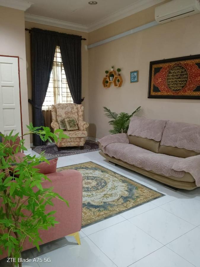 Homestay Noor Mak Lagam - B&B Kampong Kemaman