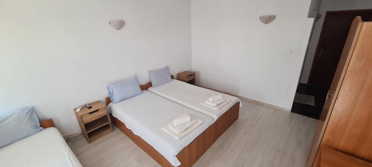 Chambre Triple avec Terrasse