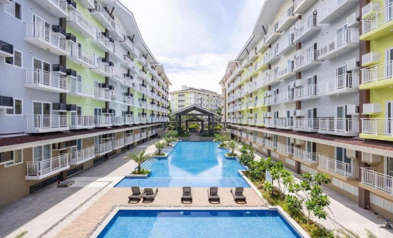 Condo unit near Mactan Airport with Pool, Gym, Free WiFi, and Netflix - Chambres d'hôtes Pusok