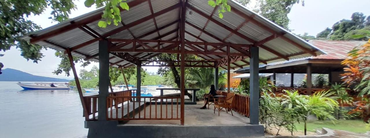 Bunaken Sunrise Beach - B&B Manado