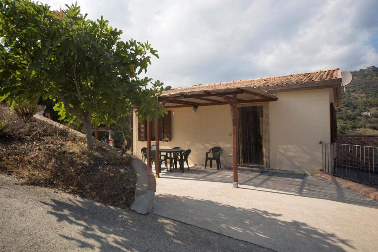 Appartamento Panoramico Vista Mare e Montagna - Bed and Breakfast Santa Maria Navarrese