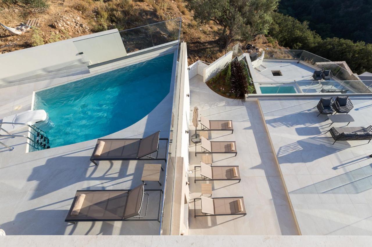 Villa Santa Ιrini 2 - With Heated Pool - Bed and Breakfast Agía Eiríni