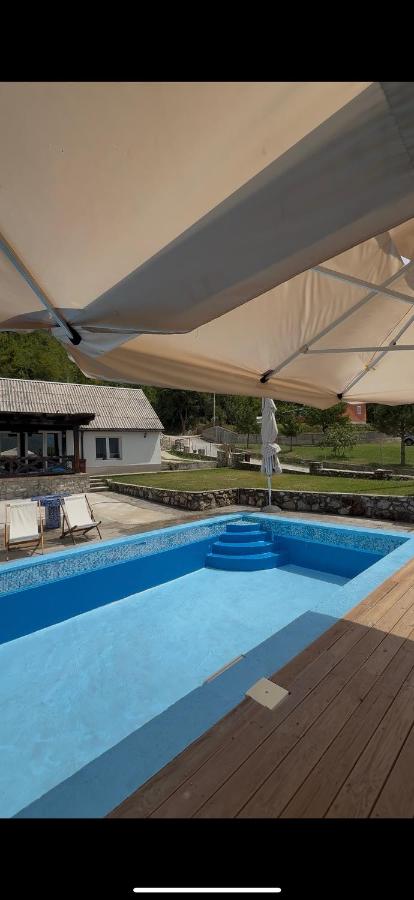 Peaks of Prokletije - Outdoor pool - B&B Gusinje